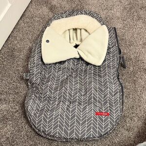 Skip Hop Chevron Gray Footmuff